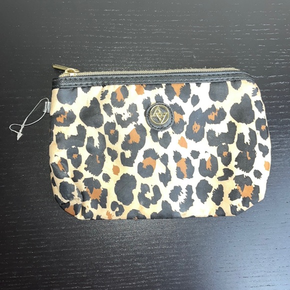 🟣 5/$15 sale - Leopard Print bag - Picture 1 of 7